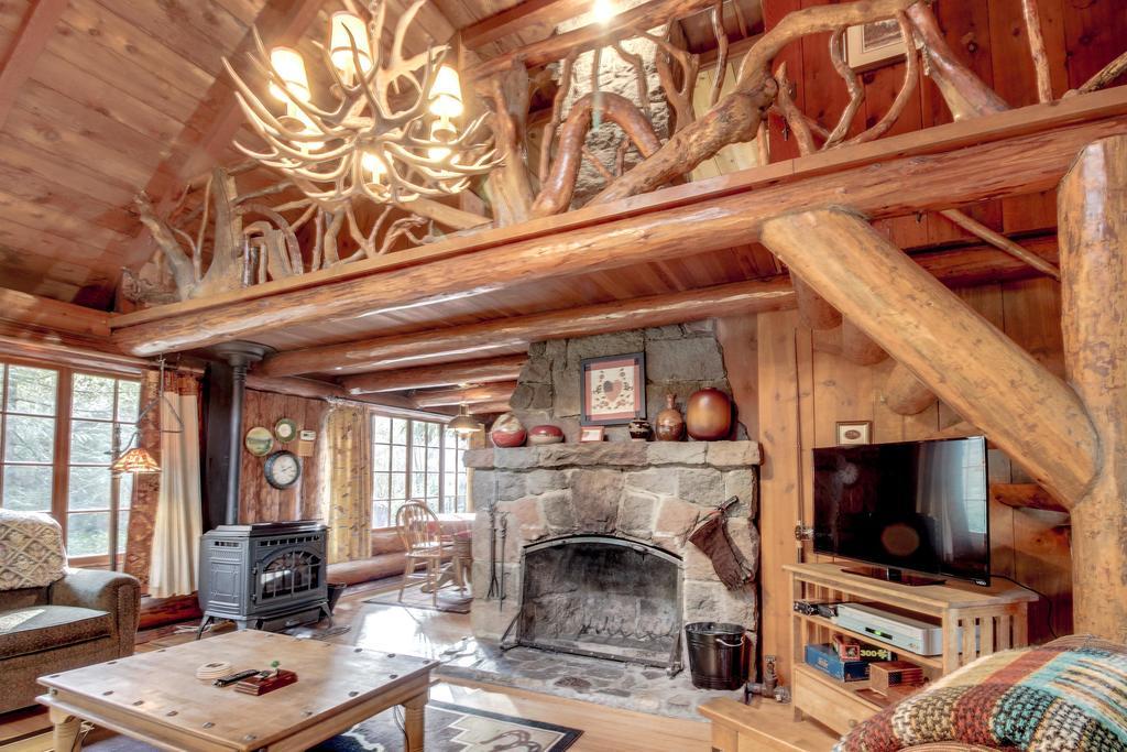 Zoe'S Log Cabin Welches Eksteriør bilde